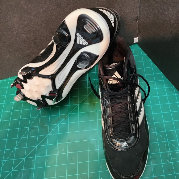 Adidas baseball cleats - Picture 2 of 5